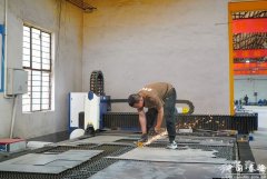 业成长供给了广漠平台