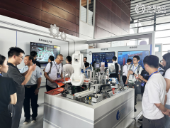 <b>一款具有“鸿蒙基因”的生态立异</b>